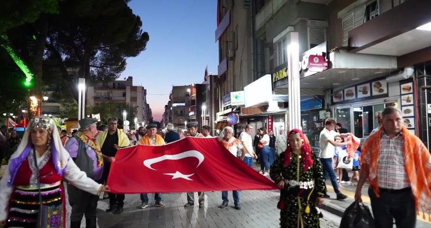 Turgutlu Belediyesi, hemşehri dernekleriyle birlikte organize ettiği ‘Hemşehri Geceleri’ ile