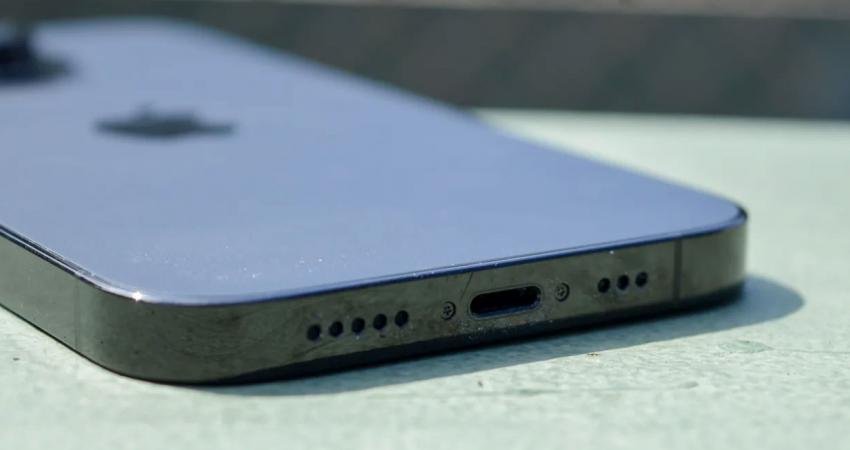 Yeni bir ankete göre iPhone 15'in USB-C bağlantı noktasına geçiş