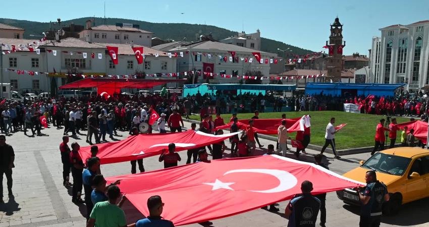 Yozgat’ta bu yıl ilk kez düzenlenen yağlı güreş müsabakaları, şehir