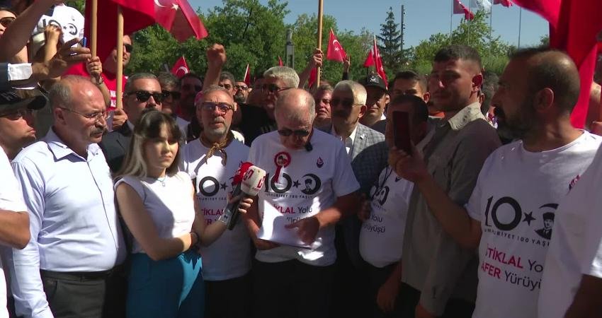 Zafer Partisi Genel Başkanı Ümit Özdağ, İnebolu’dan başlattığı “İstiklal Yolu