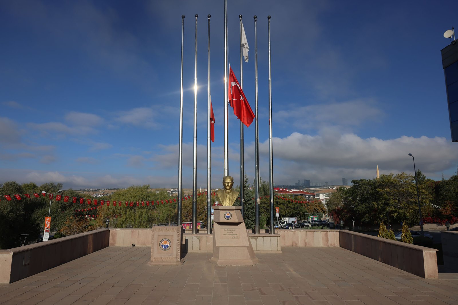 Türkiye'de, İsrail’in Gazze’deki hastaneye yönelik saldırısında yaşamını yitirenler için 3