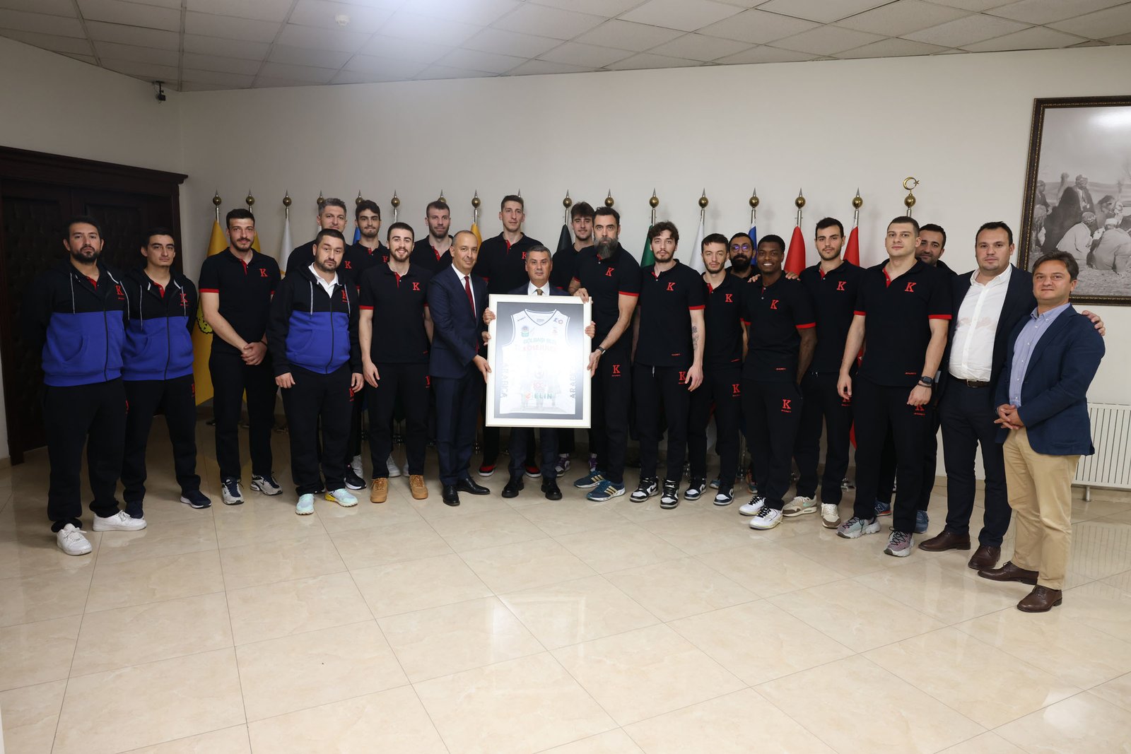 Gölbaşı Belediyesi TED Ankara KOLEJLİLER Basketbol Takımı sporcuları, Kulüp Başkanı