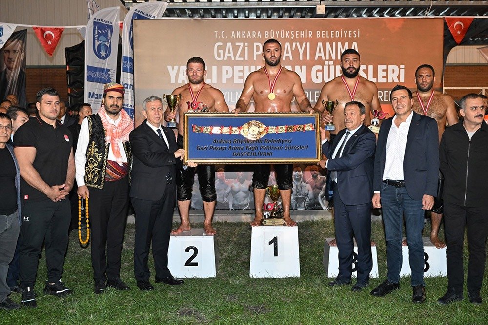 Ankara Büyükşehir Belediyesi tarafından yapımı tamamlanan Şaban Yılmaz Spor Kompleksi, “Gazi Paşa’yı Anma Büyük Yağlı Pehlivan Güreşleri” ile açıldı. Mansur Yavaş, “Ankara’dan da eskisi gibi başpehlivanlar yetişsin istedik. Ata sporumuzun mutlaka geliştirilmesi, ihmal edilmemesi lazım. İnşallah bundan sonra yağlı güreşte de Ankara’mızın adını bütün Türkiye’ye ve dünyaya duyuracağız” dedi. Güreş müsabakalarının ağası ise iş insanı Sait Atalay oldu.