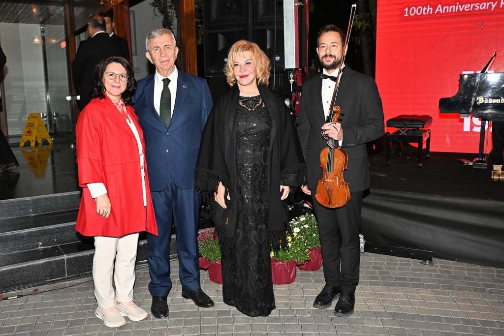 mansur-yavas-ankaranin-baskent-olusunun-100-yil-donumune-ozel-resepsiyon-duzenledi