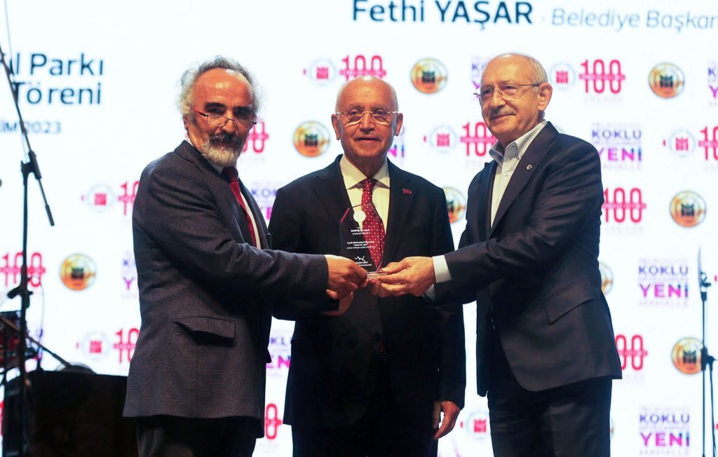 kilicdaroglu-yenimahallede-cumhuriyet-kutlamalarina-katildi