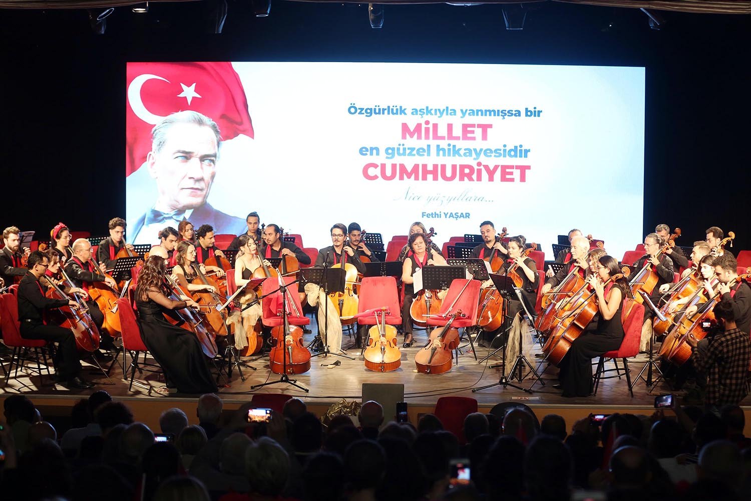 Yenimahalle Belediyesi’nin Cumhuriyet Festivali kapsamında düzenlendiği etkinlikler dolu dizgin devam
