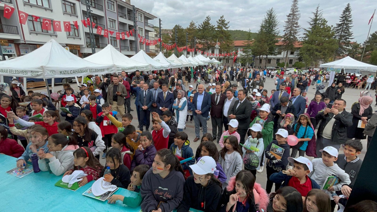 Sosyal medya ve teknoloji bağımlılığına dikkat çekmek, gençlerin sosyal ve