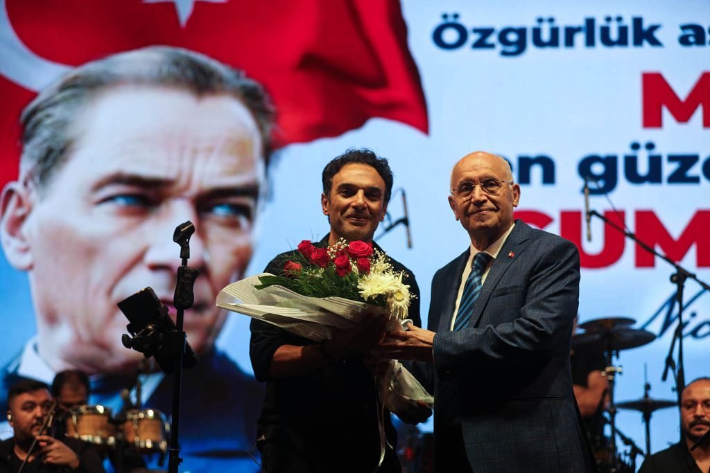 yenimahallede-100-yil-kutlamalari-dolu-dizgin