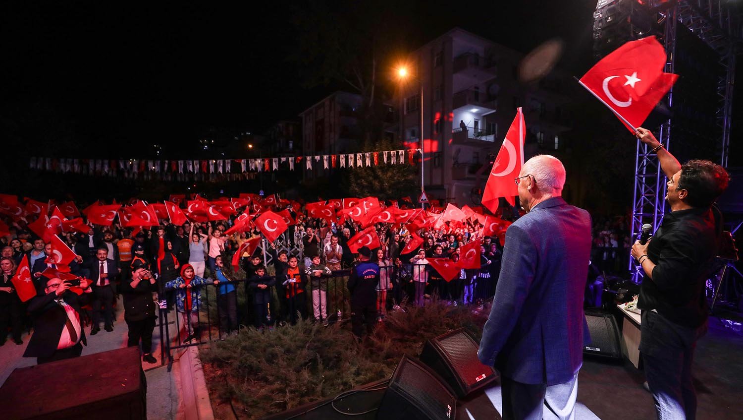 Türkiye Cumhuriyeti’nin 100’üncü yıldönümü Yenimahalle’de dolu dizgin etkinliklerle kutlanıyor. Yenimahalle