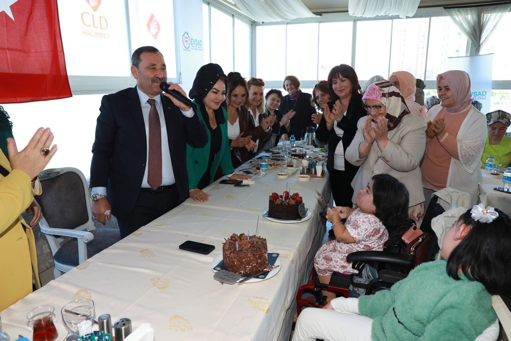 enver-demirel-ankaraya-cumhuriyetin-100-yilina-ozel-daha-cok-kalici-eser-yapilmaliydi