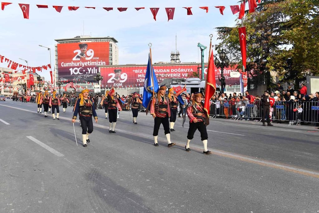 cumhuriyetin-100-yilinda-baskentliler-tek-yurek-oldu