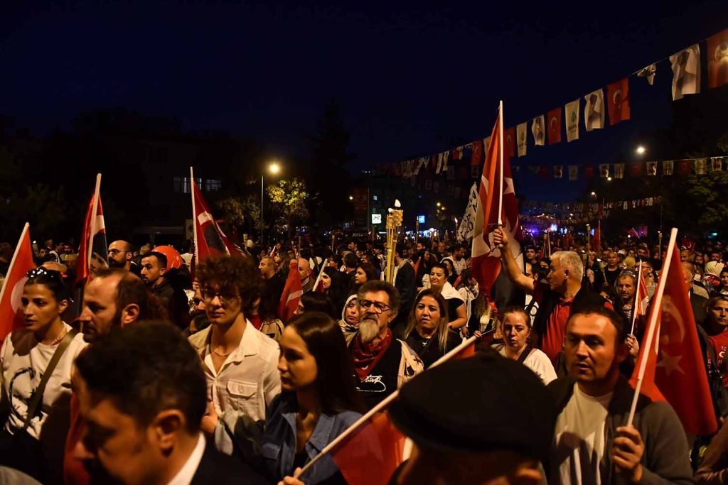 cumhuriyetin-100-yilinda-baskentliler-tek-yurek-oldu