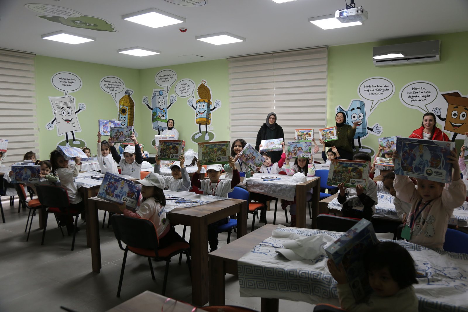 Gölbaşı Belediyesi tarafından kurulan merkezlerde binlerce tonluk atıklar geri dönüştürüldü.