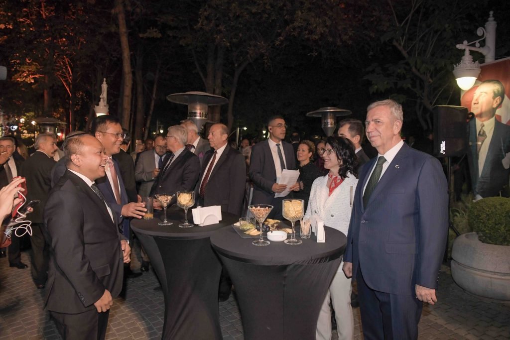 mansur-yavas-ankaranin-baskent-olusunun-100-yil-donumune-ozel-resepsiyon-duzenledi