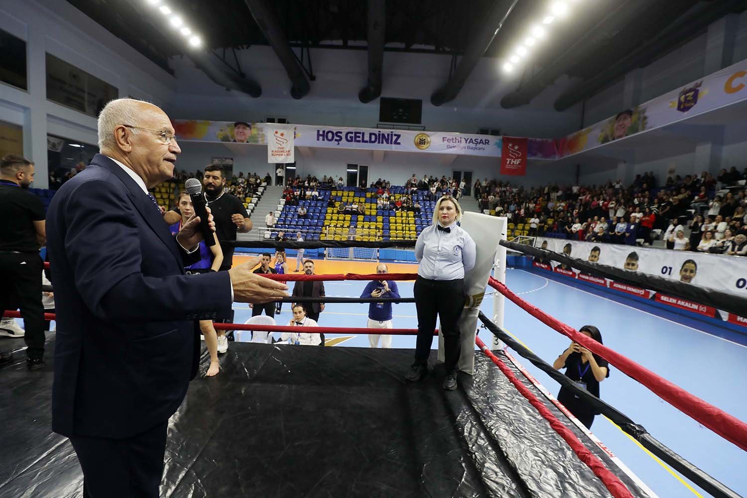 Yenimahalle Belediyesi’nin Cumhuriyet Festivali kapsamında Gazi Mustafa Kemal Atatürk Spor