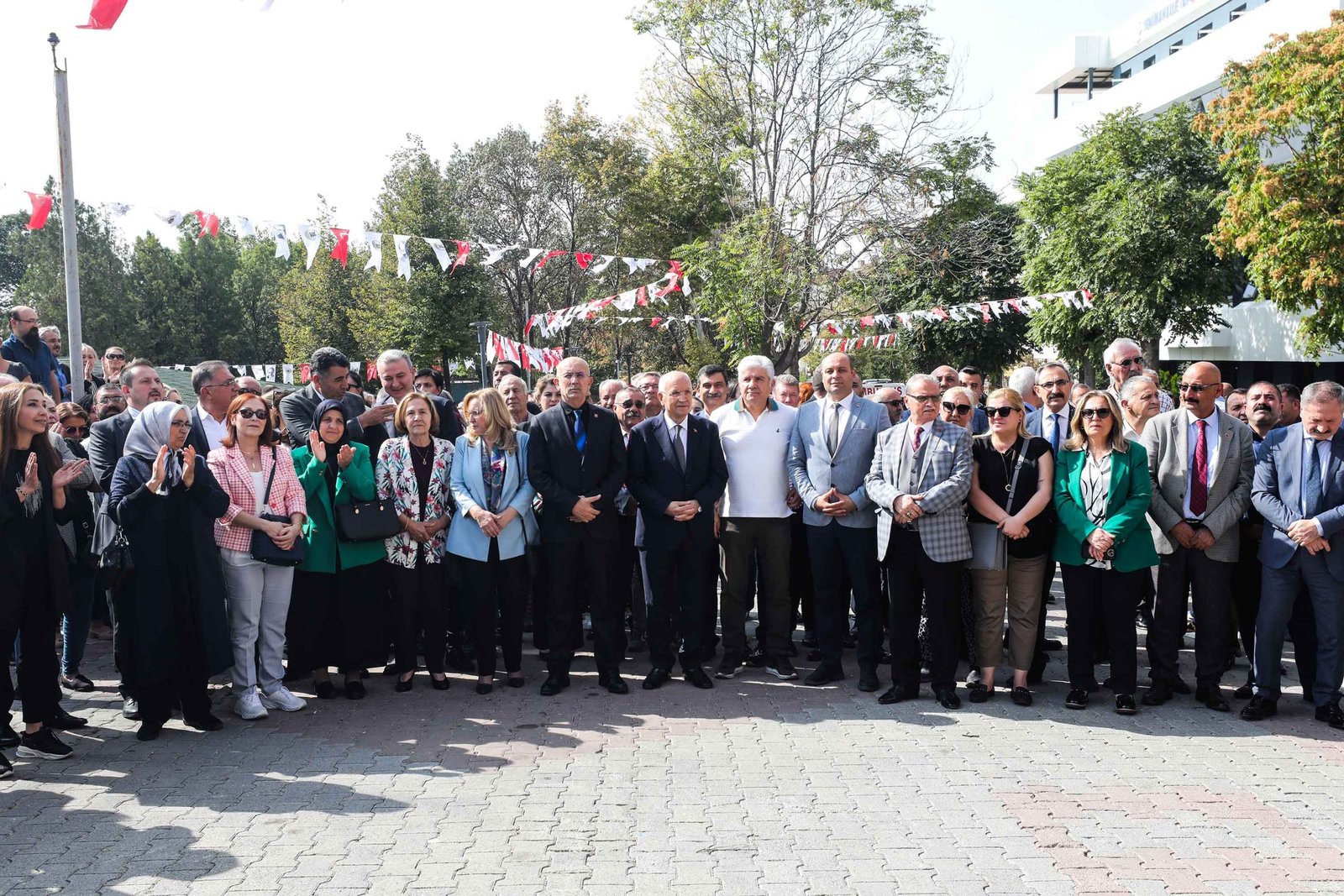 Yenimahalle Belediyesi, vatandaşların sağlık hizmetlerine yürüme mesafesinde ulaşabilmesi amacıyla yaptığıaile