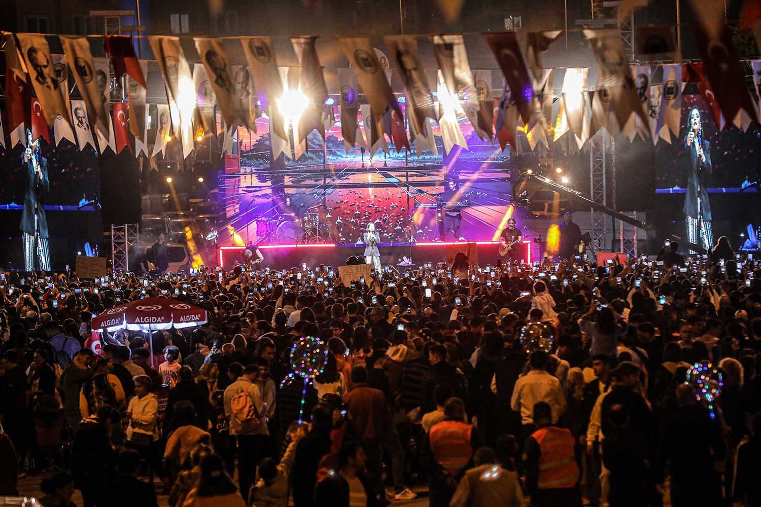 Yenimahalle Belediyesi’nin Cumhuriyetin 100’üncü yıl dönümü kutlama festivali tüm hızıyla