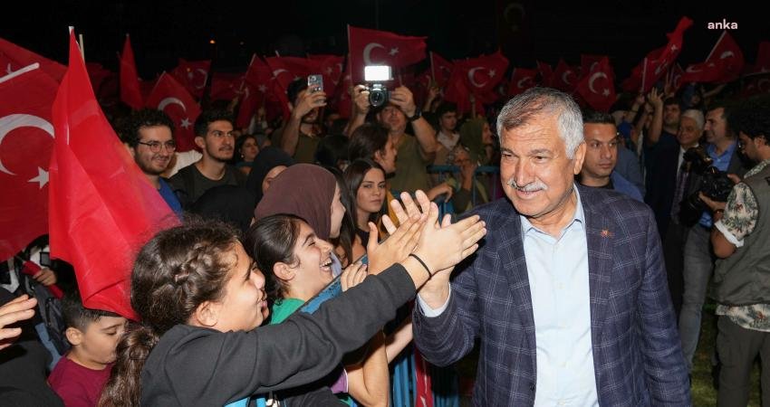 Adana Büyükşehir Belediye Başkanı Zeydan Karalar Cumhuriyet'in 100. Yılını kutladı. Karalar