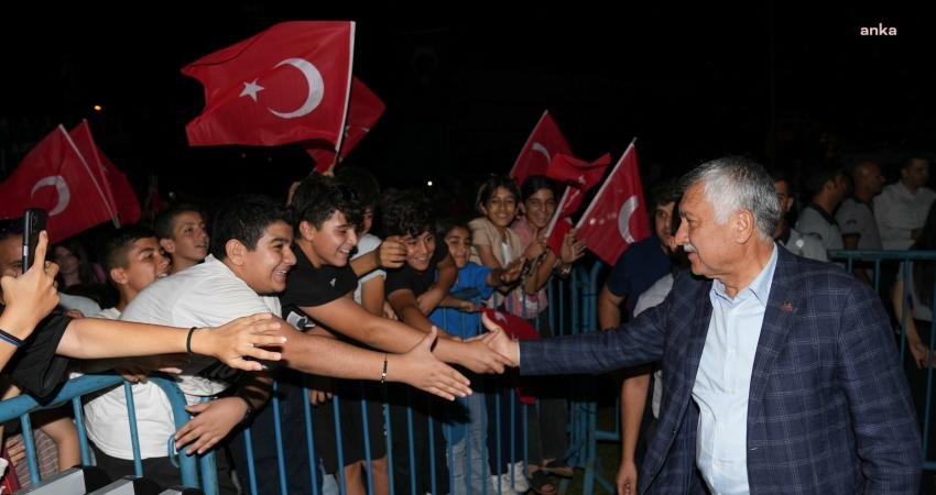 Adana Büyükşehir Belediyesi tarafından düzenlenen Cumhuriyet'in 100. kuruluş yıl dönümü