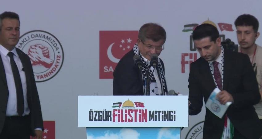 Gelecek Partisi Genel Başkanı Ahmet Davutoğlu, ‘Özgür Filistin Mitingi’nde konuştu.