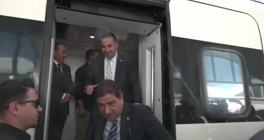 İYİ Parti Genel Başkanı Meral Akşener, Eskişehir’de halk oyunlarıyla karşılandı.