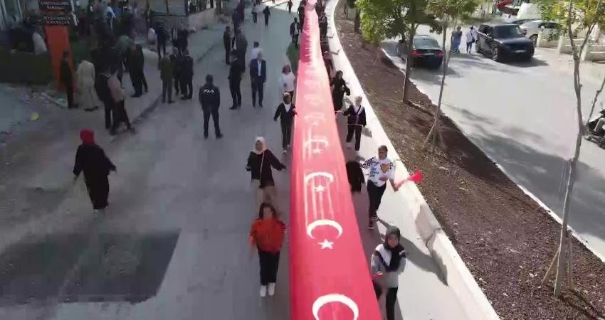 Ankara’da 29 Cumhuriyet Bayramı, köylerde de kutlandı. Çubuk’ta köylü bir