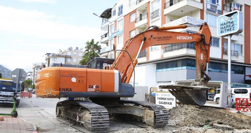 Antalya Büyükşehir Belediyesi, Konyaaltı Liman Mahallesi’nde 40 milyon TL’lik yağmur