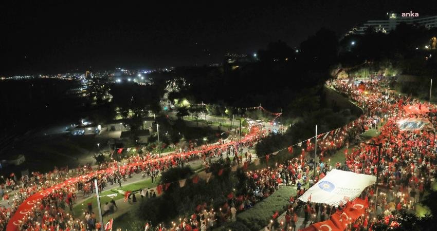 Antalya Büyükşehir Belediyesi, 29 Ekim Cumhuriyet Bayramı’nı kutlamak için birbirinden