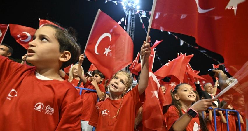 Antalya’da Muratpaşa Belediyesi, Cumhuriyetin 100’üncü yaşını, 2023 kişilik Cumhuriyet Korosu’nun