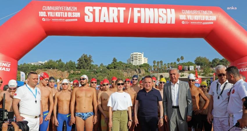 Antalya Büyükşehir Belediyesi, Cumhuriyetin 100. yılı etkinlikleri kapsamında Konyaaltı Sahili’nde