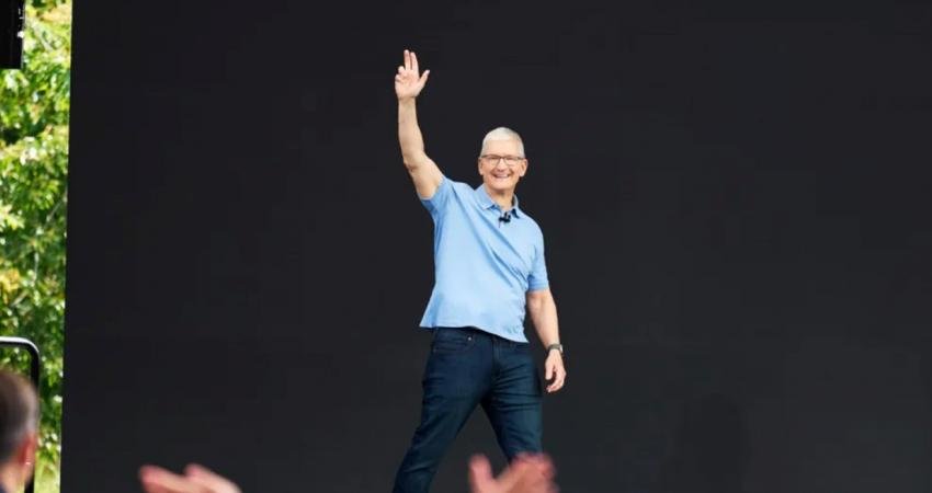 Apple CEO'su Tim Cook cevapladı: "Apple'ın her yıl yeni iPhone'lar