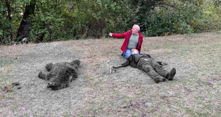 Artvin’in Şavşat ilçesi Cevizli köyünde dün merada otlayan hayvanlarını toplamak