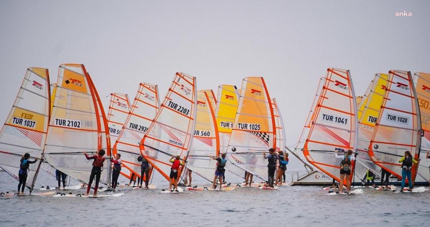 Ayvalık’ta düzenlenen, Ayvalık Belediyesi Cunda Arkadeniz Plajı’nın ev sahipliği yaptığı