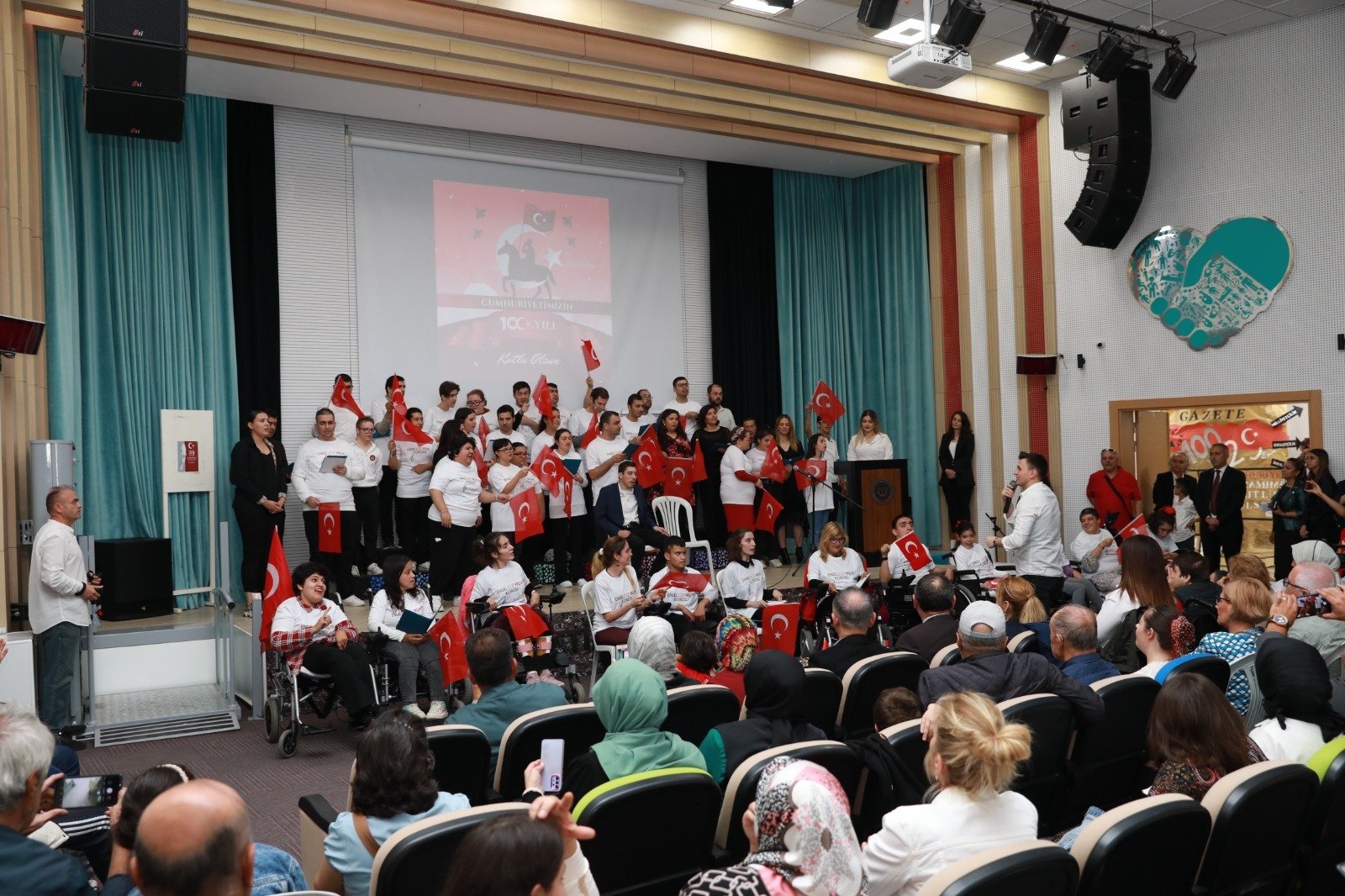 Etimesgut Belediyesi Cumhuriyet’in 100 Yılını Coşkuyla Kutluyor. Kutlamalar kapsamında belediyenin