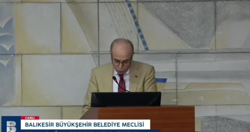 Balıkesir Büyükşehir Belediye Meclisi toplantısında CHP’li üye Adil Levent Coşkun,