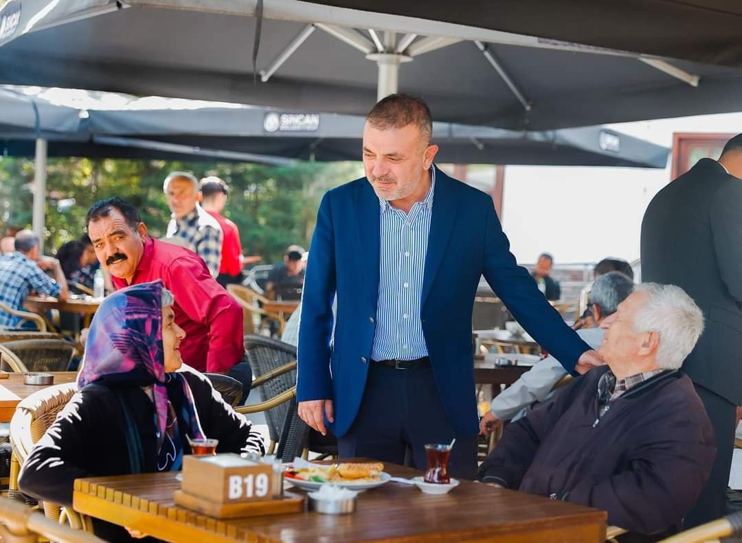 Vatandaşla iç içe olan Sincan Belediye Başkanı Murat Ercan, hafta