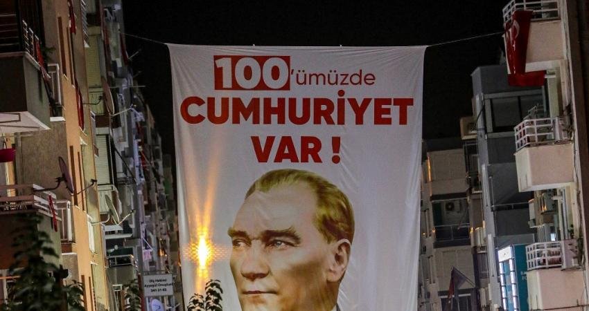 Cumhuriyet’in 100’üncü yılını coşkuyla kutlamaya hazırlanan Bayraklı Belediyesi, kentin tüm