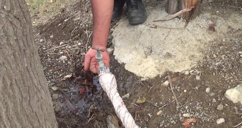 Kahramanmaraş’ın Andırın ilçesinin Camuzluk Mahallesi’nde su problemi yaşayan vatandaşlar duruma