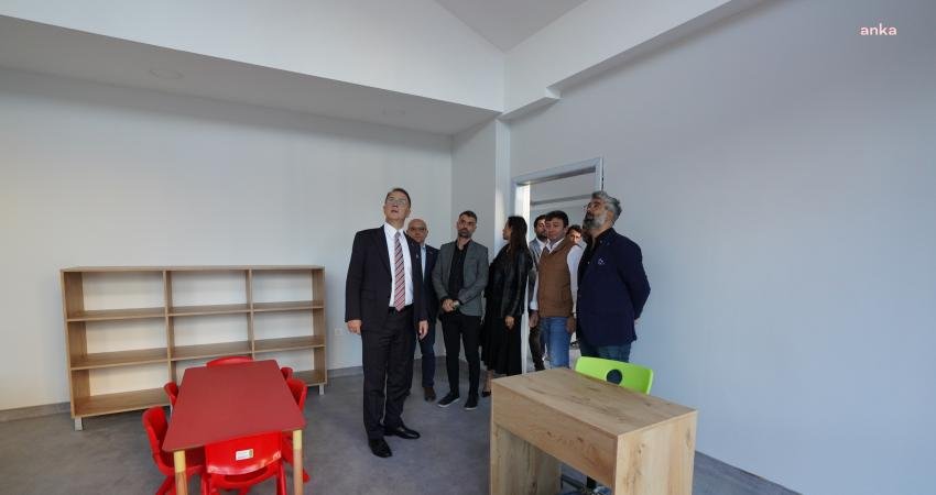 Beylikdüzü Belediye Başkanı Mehmet Murat Çalık, ilçede yapımı devam eden