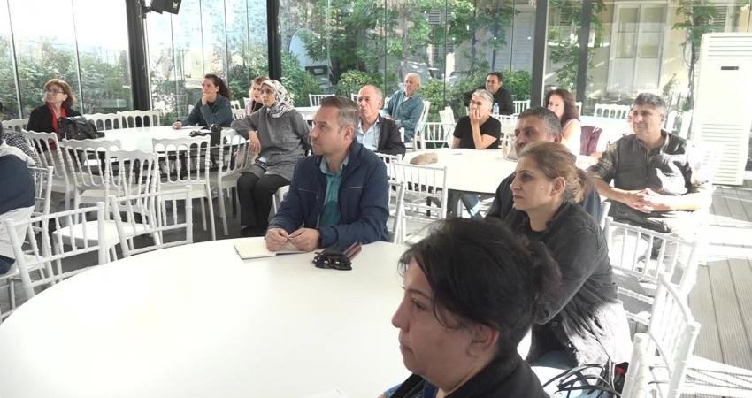 Bornovalıları birbirinden değerli tarım uzmanları ve deneyimli konuşmacılarla buluşturan Bornova