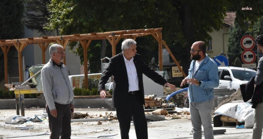 Bozüyük Belediye Başkanı Mehmet Talat Bakkalcıoğlu, yenilenmekte olan Cumhuriyet Meydanı