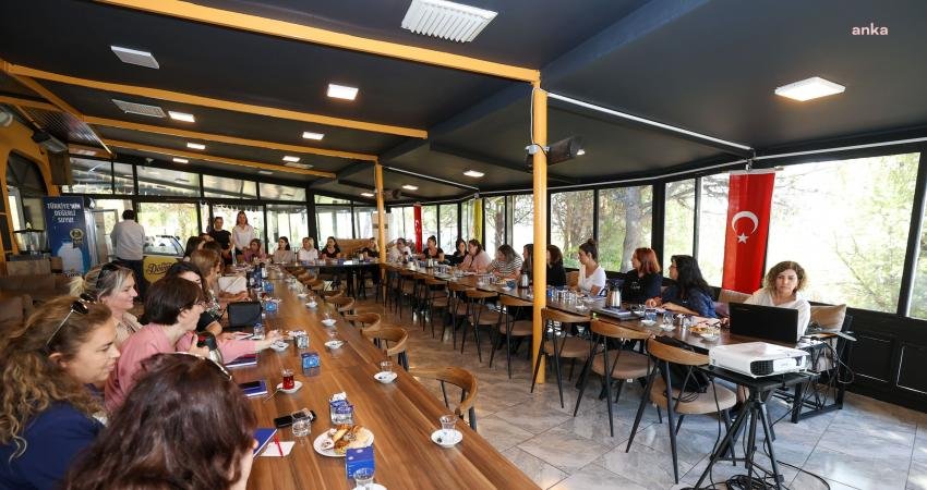 Toplumsal cinsiyet eşitliği konusunda farkındalık çalışmaları yürüten Buca Belediyesi, kadın