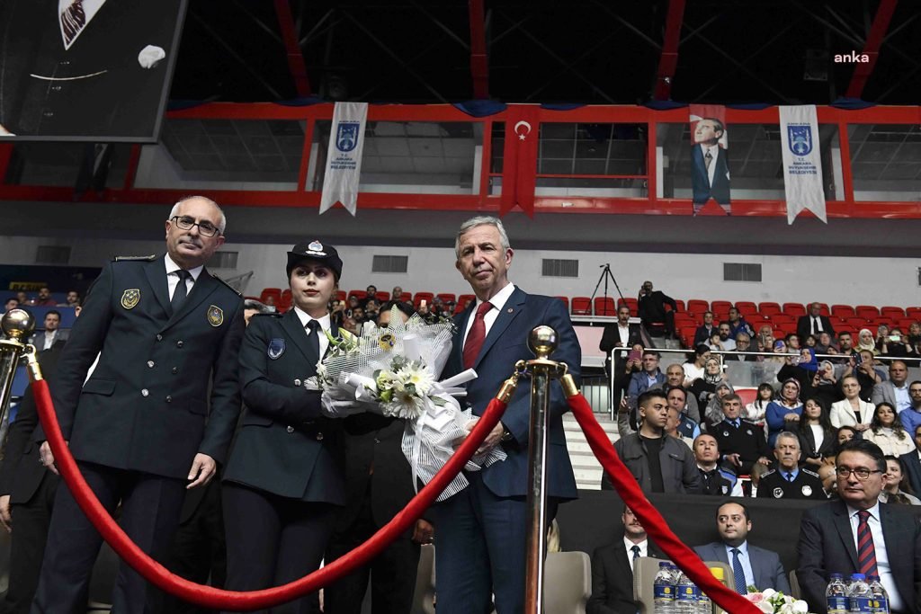 mansur-yavas-zabita-teskilatinin-yemin-torenine-katildi