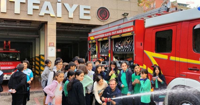 Çankaya Belediyesi, Esat Çankaya Evi'nde LGS hazırlık kurslarına devam eden öğrencilere yönelik