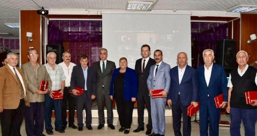 Ceyhan Belediye Başkanı Hülya Erdem, hizmet anlayışı içerisinde muhtarları mesai