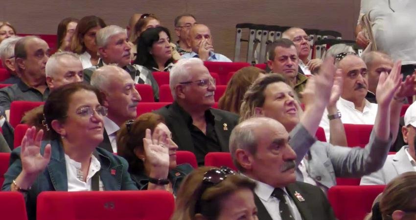 CHP 38. Olağan İstanbul İl Kongresi, Haliç Kongre Merkezi’nde başladı.