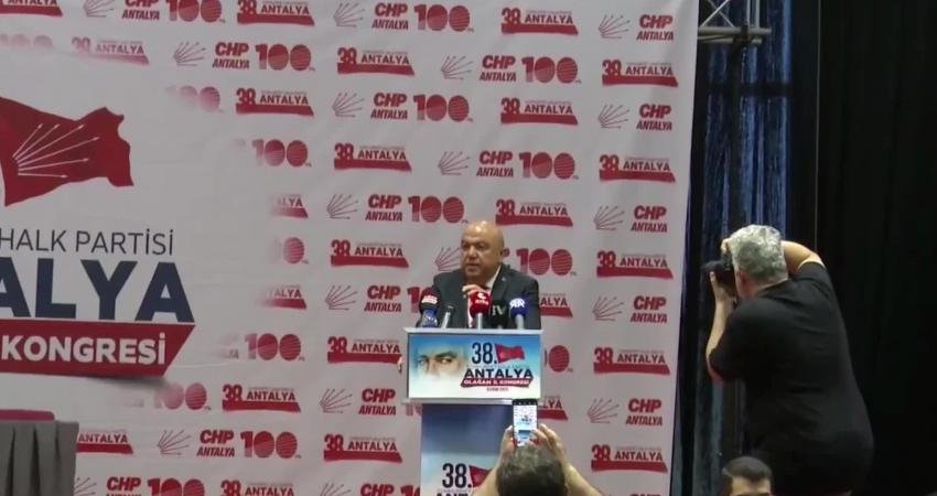 CHP Antalya 38'inci Olağan İl Kongresi başladı. Açılış konuşmasını yapan