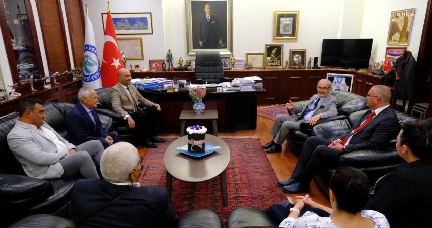 CHP İnönü İlçe Başkanı Halil Dündar ve yönetim kurulu üyeleri,