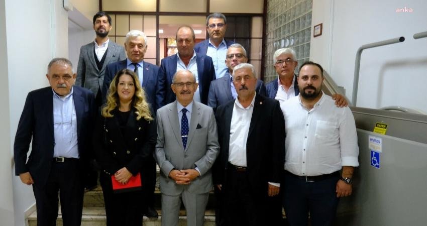 Cumhuriyet Halk Partisi (CHP) Pamukova İlçe Başkanı Fikret Uysal ve