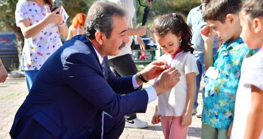 Çukurova Belediye Başkanı Soner Çetin, sokak hayvanları ile çalışmaları hayvan